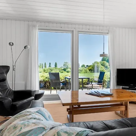 Vakantiehuis Stunning In With Sauna *